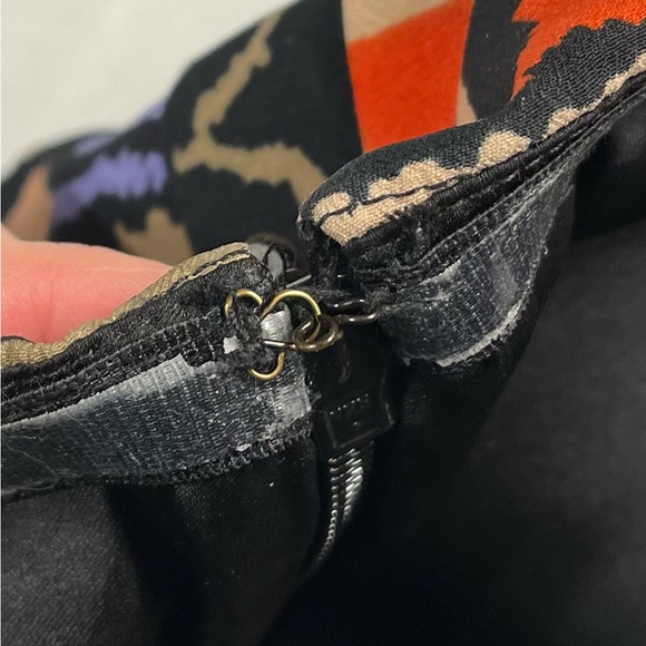 Bebe Multi-Colored Shorts Romper, size 0 - Picture 7 of 7